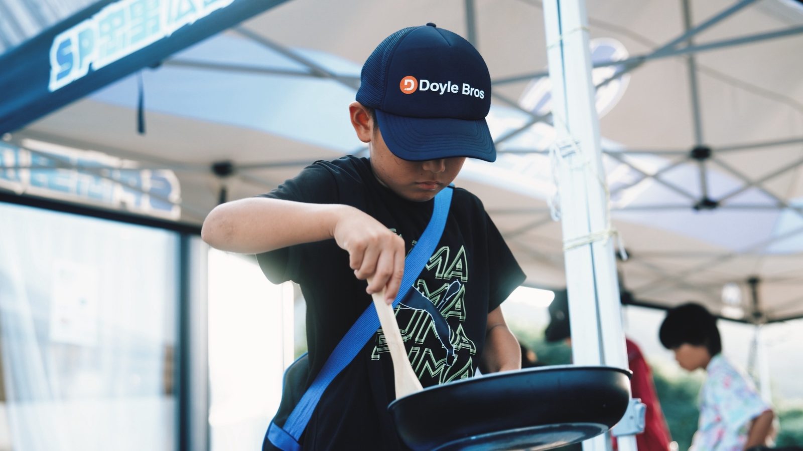 ビジキャン瀬戸内 Sea Lab：子どもが自分たちのお店で調理・販売に挑戦する様子